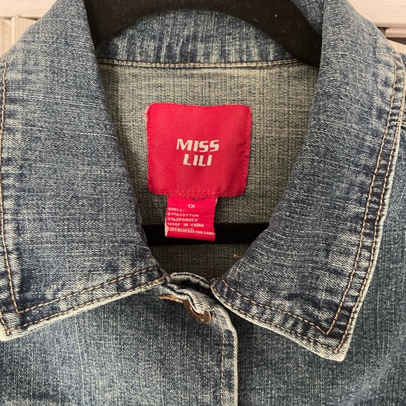 Miss Lili Cropped Jean Jacket. Like New! - Picture 3 of 7